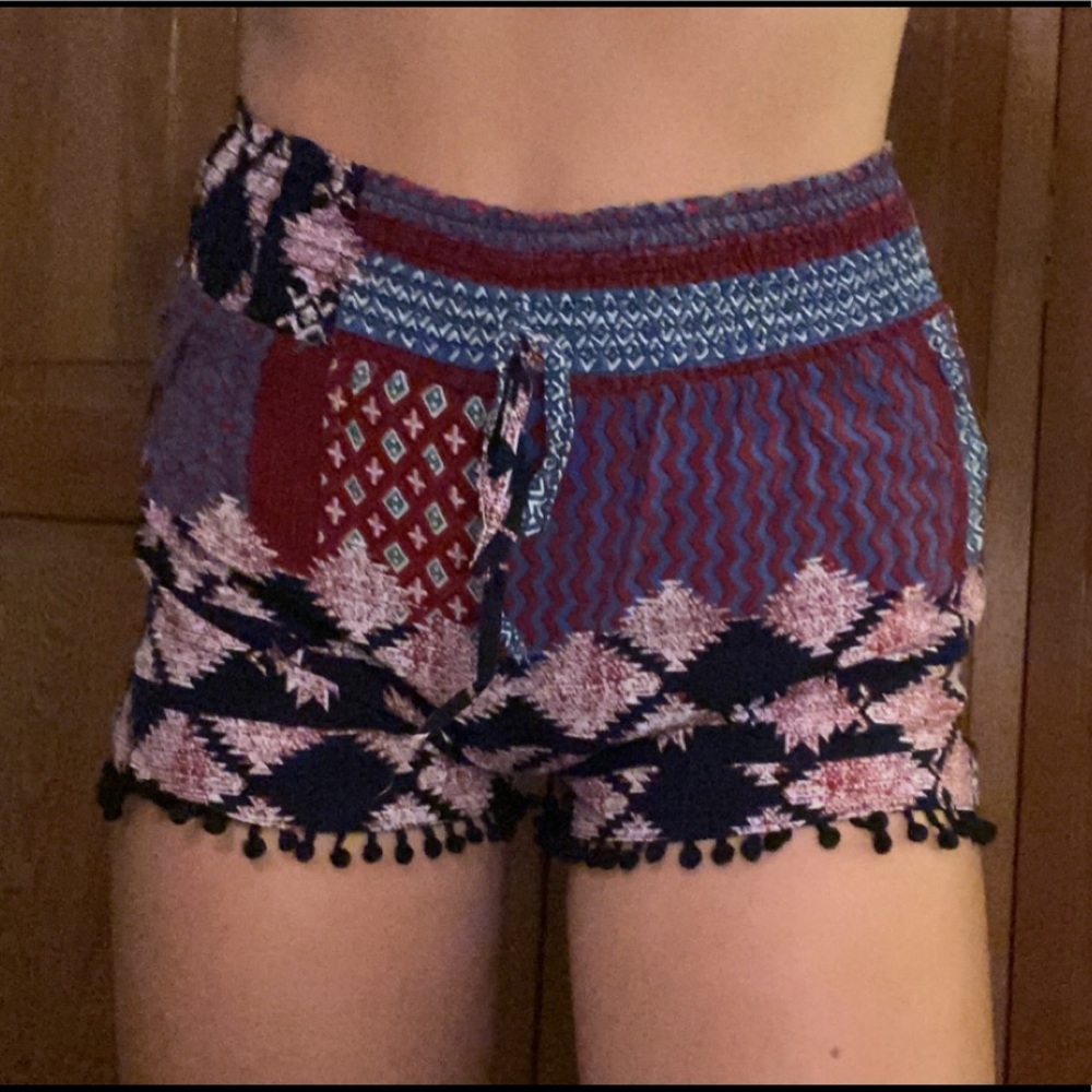 Patterned flowy shorts
